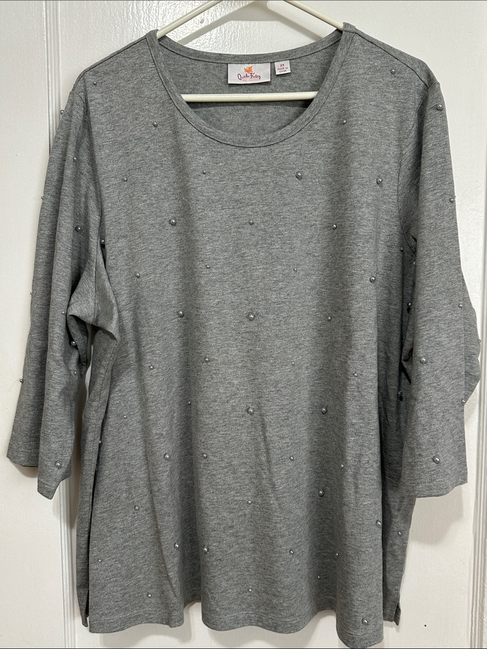 Quacker Factory Gray 3/4 Sleeve Knit Top Scattered Faux Pearl Studs Size 2X